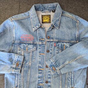WOMENS LEVI'S size Large STAR WARS R2D2